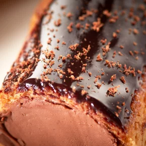 Chocolate éclair